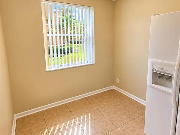 8741 Wiles Rd, Coral Springs, FL 33067