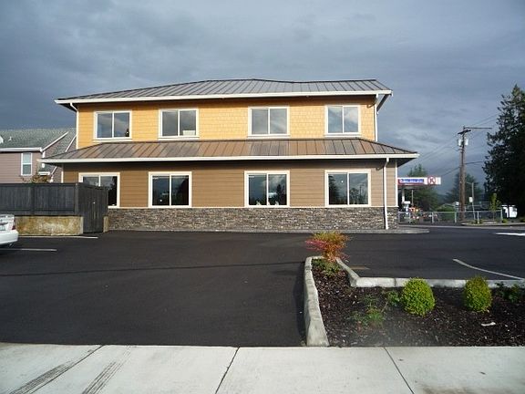 3rd image of 2479 Griffin Ave