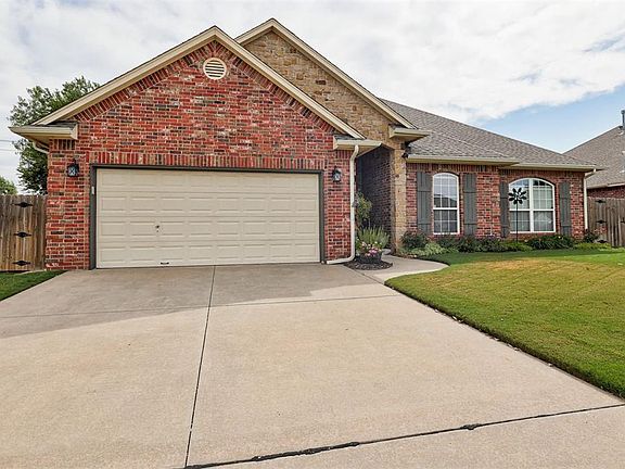 3rd image of 10600 Ashford Dr