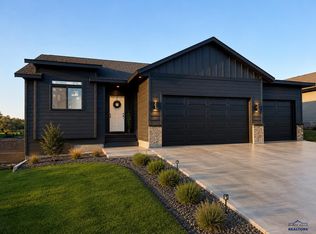 1041 Cobalt Dr, Rapid City, SD 57701