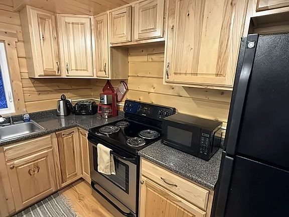 2nd image of 6572 Johnson Rd