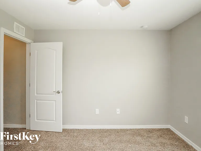 444 Lanham Dr — Photo 9