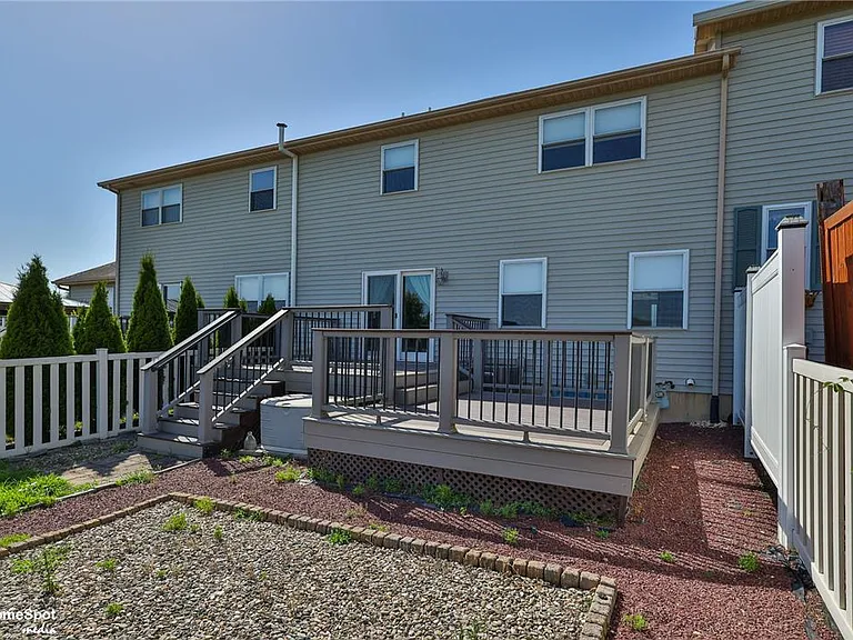 124 Stephanie Dr — Photo 32