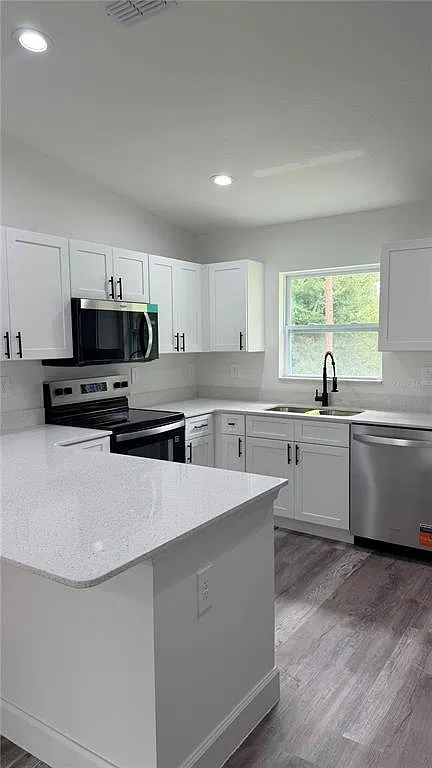 3 bed, 2.0 bath, 1011 sqft, $1,797 — Photo 4