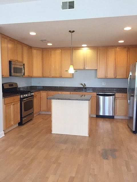 1st image of 2602 W Diversey Ave