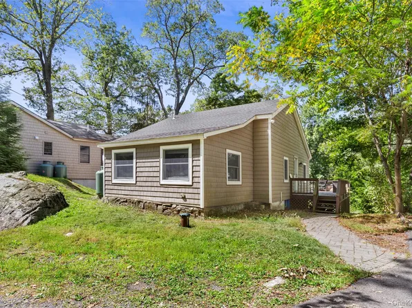 9 Oakdale Road, Putnam Valley, NY 10579