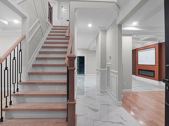 3rd image of 940 Southern Drive