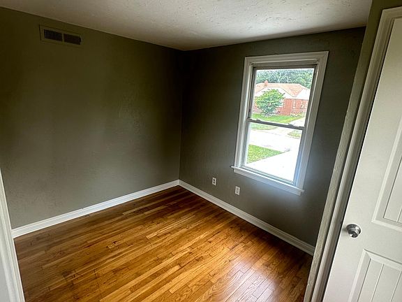 5th image of 1701 Albany Ave