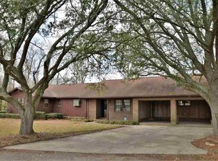 2915 Lake Dr, Loris, SC 29569