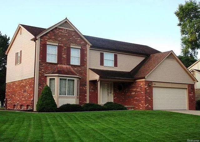 720 Shelley Dr — Photo 3