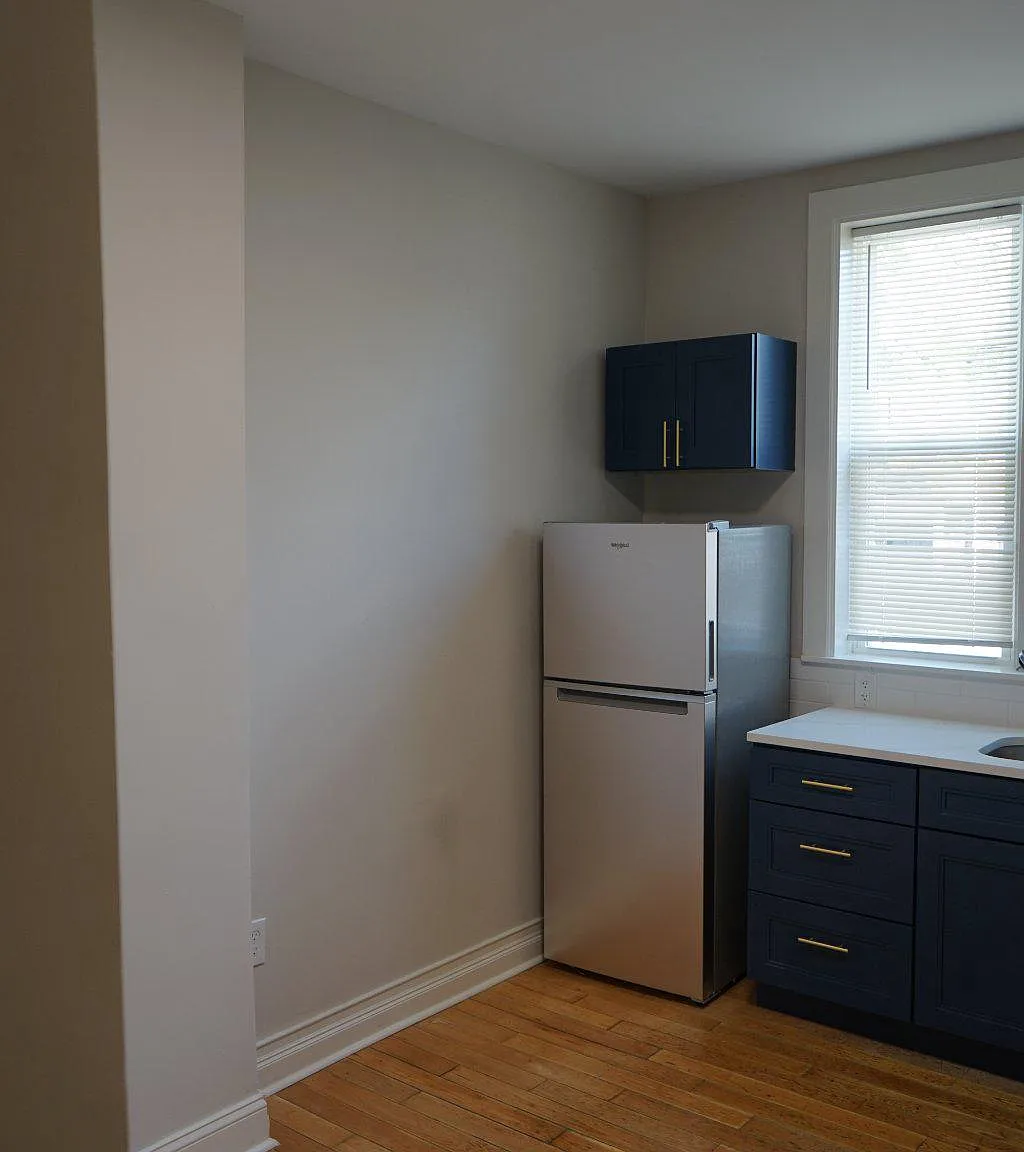 2032 W Berks St — Photo 1