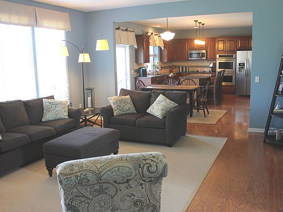 3rd image of 1491 Fairwood Ct SE