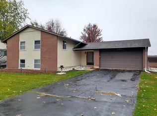 541 Hampshire Ln, Bolingbrook, IL