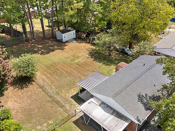 4th image of 427 Glenhill Cir