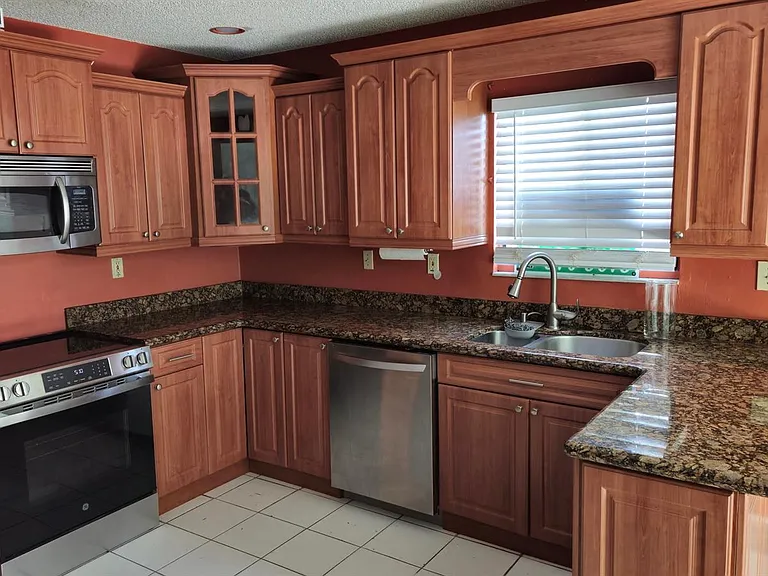 7875 Tam Oshanter Blvd — Photo 3