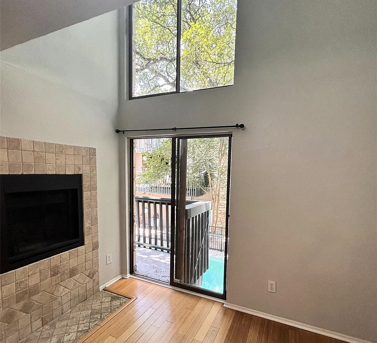 2 bed, 1.0 bath, 918 sqft, $1,750 — Photo 4