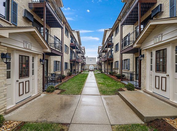 2nd image of 7218 W Wrightwood Ave APT 110