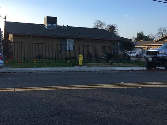 2nd image of 3325 Holly Dr APT D