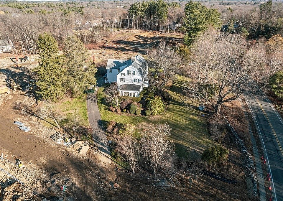2nd image of 4 Chatham Ln