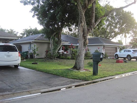 3rd image of 5001 NW 66th Dr