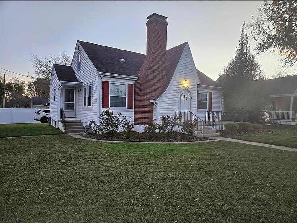 1st image of 60 Colonial Ct
