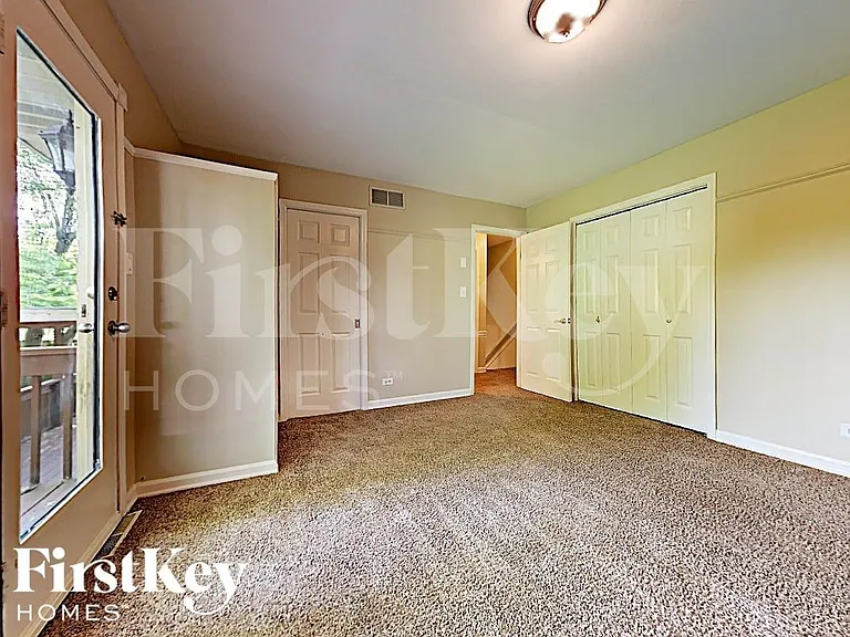 28W608 Bolles Ave — Photo 9