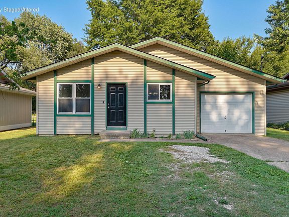 2nd image of 2728 N Summit Avenue