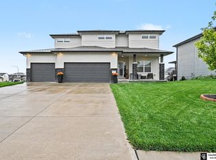 17030 Isabella St, Bennington, NE 68007