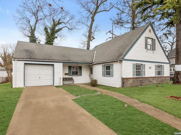 196 Cornwell Avenue, Valley Stream, NY 11580