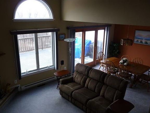 3rd image of 123 Fairways Cres