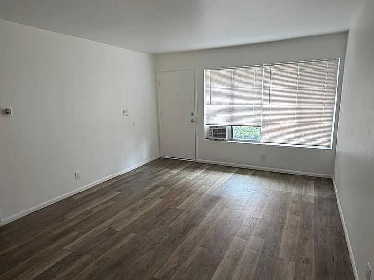 263 S Lemon St #B — Photo 4