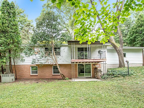 3rd image of 4842 Curwood Ave SE