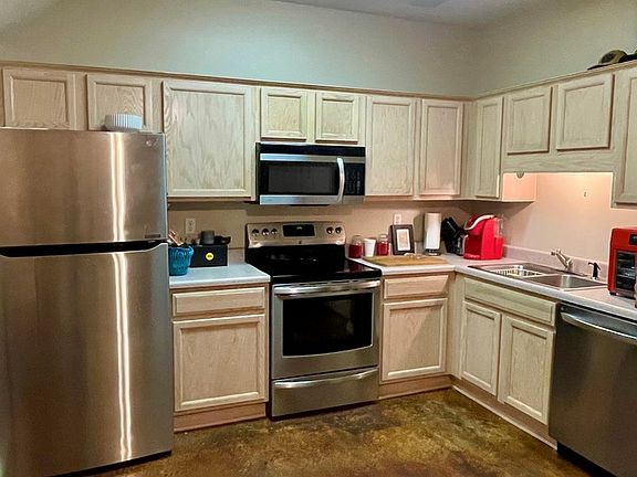 2nd image of 3124 Anderson Rd #3124