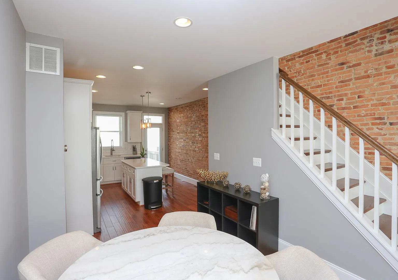 Coming Soon! Gorgeous 3br/3ba Renovated Home In Greek Town! — Photo 4