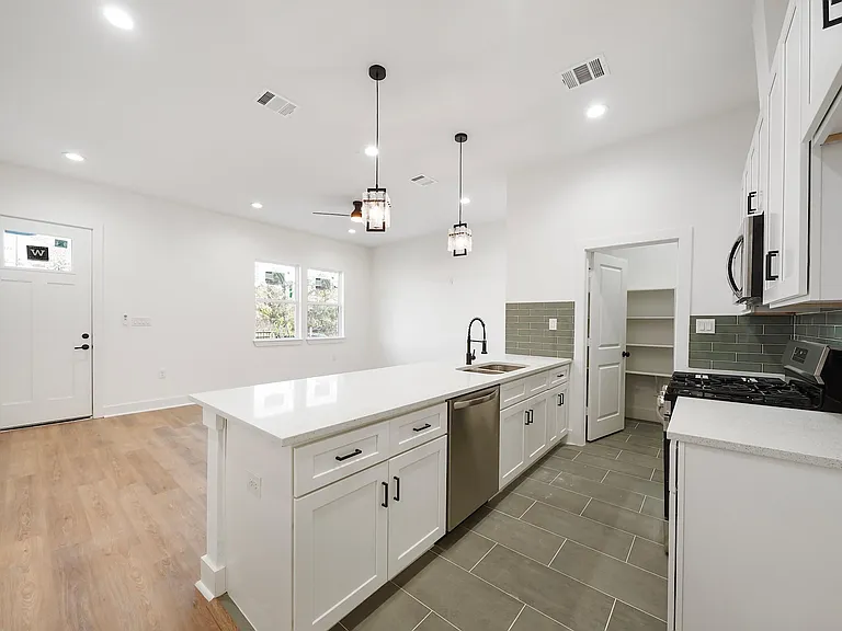 3907 Falls St #B — Photo 6