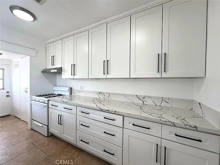 1554 E Woodbury Rd — Photo 6
