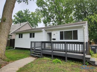 5410 Clover Ln, Toledo, OH 43623