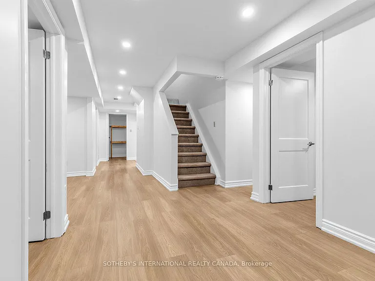 11 Valley Centre Dr #BASEMENT — Photo 27