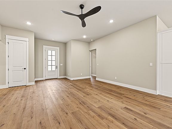 5th image of 15 Orkney Dr