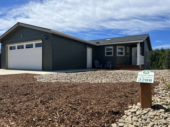 2200 SW Green Ln, Waldport, OR 97394