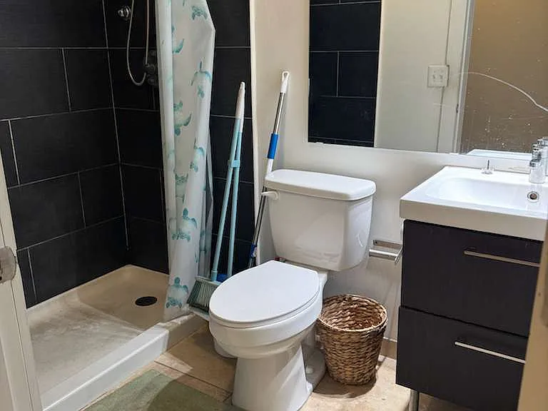 446 SW 3rd St #3 — Photo 3