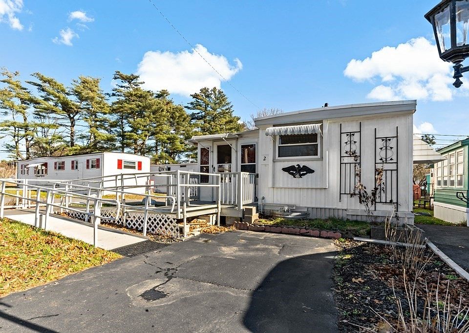 1st image of 2 Gladys Dr