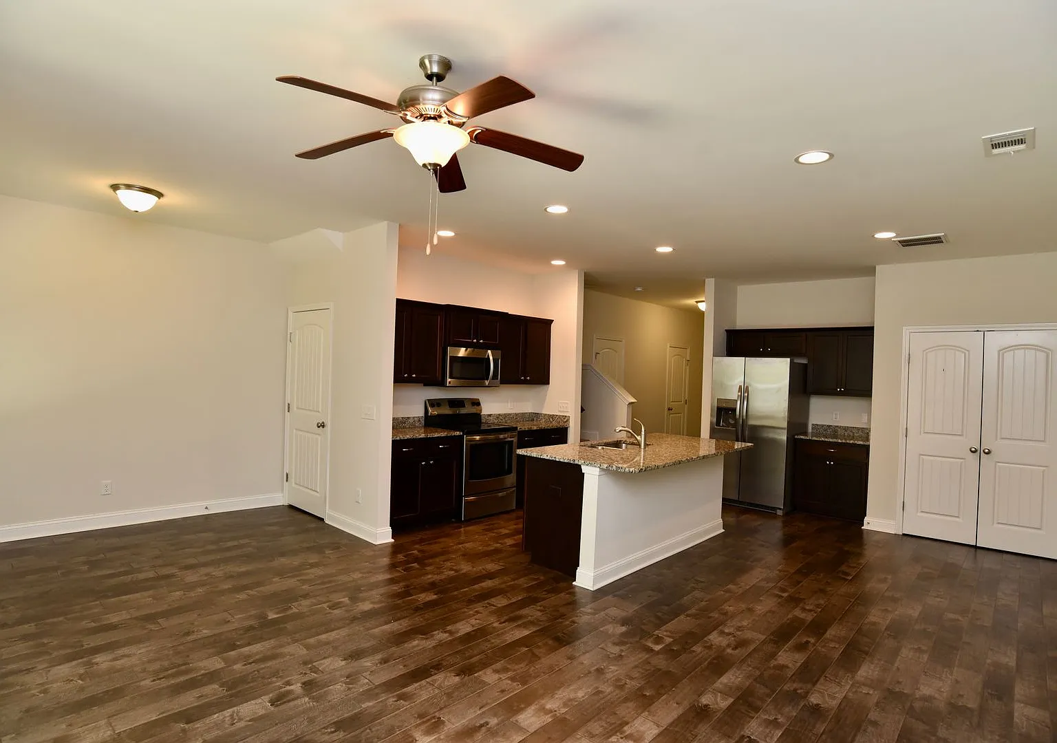 3 Bed/2.5 Bath Townhome in Richmond Hill — Photo 4