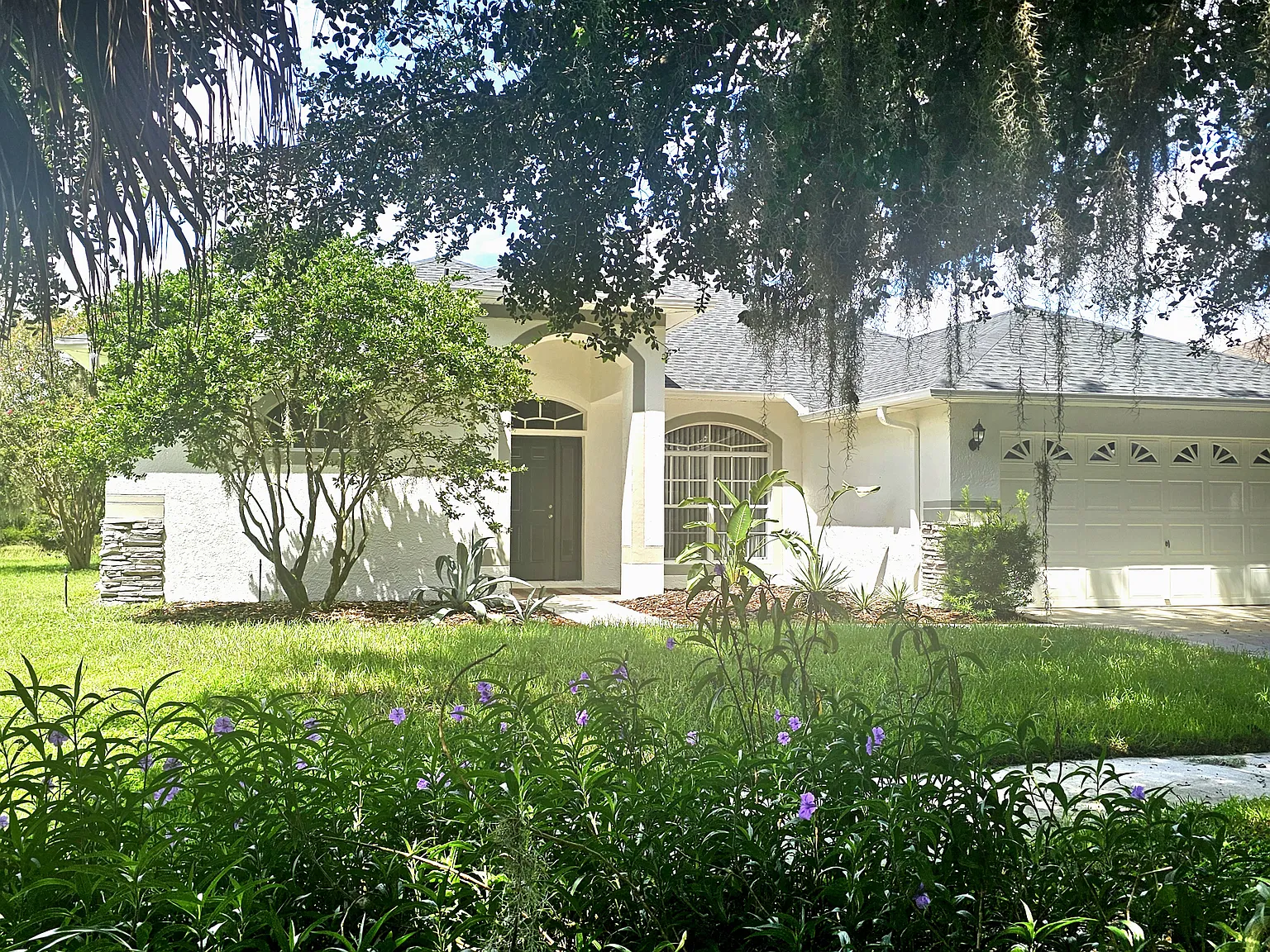 4 bed, 2316 sqft, $3,100 — Photo 3