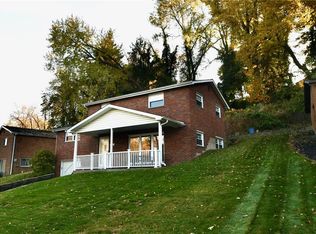 525 Lucia Dr, Pittsburgh, PA 15221