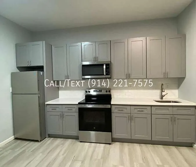 33 Saint Josephs Ave — Photo 1