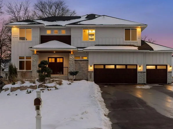 18305 Dove Ct, Eden Prairie, MN 55347