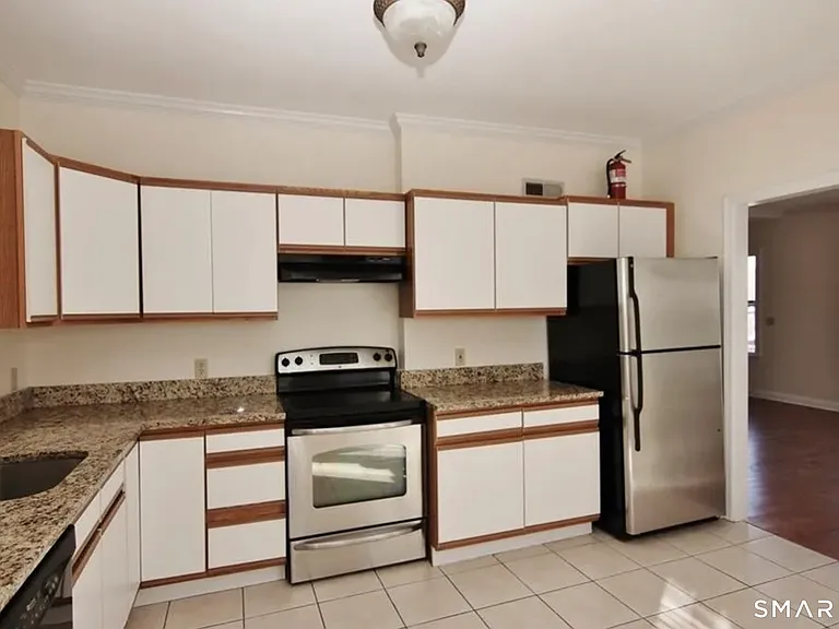 16 Haviland St #B — Photo 8