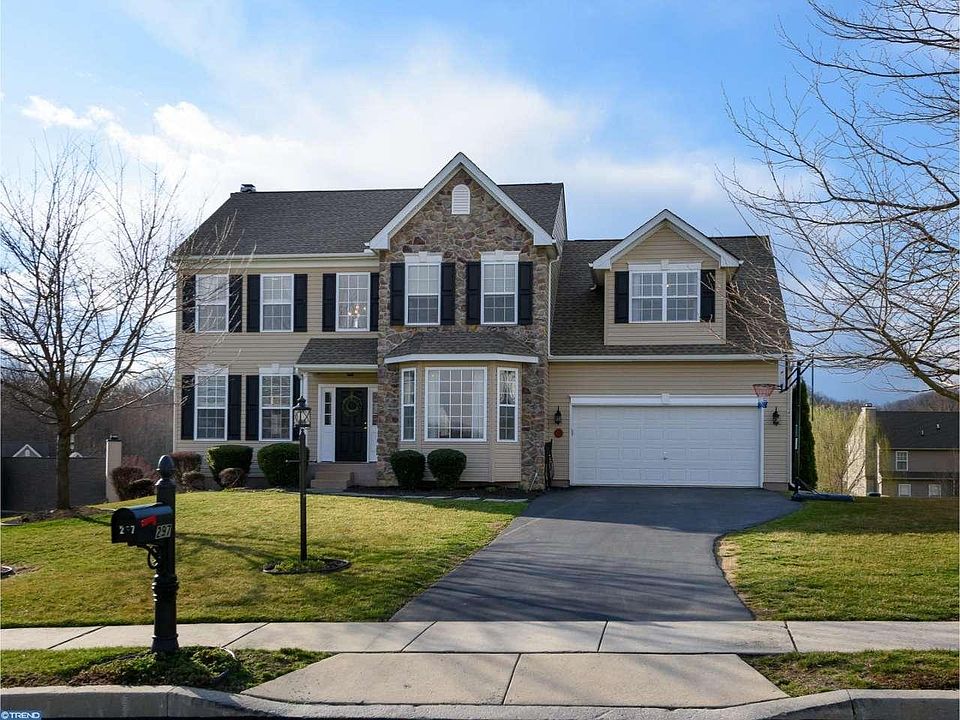 1st image of 297 Hidden Creek Dr