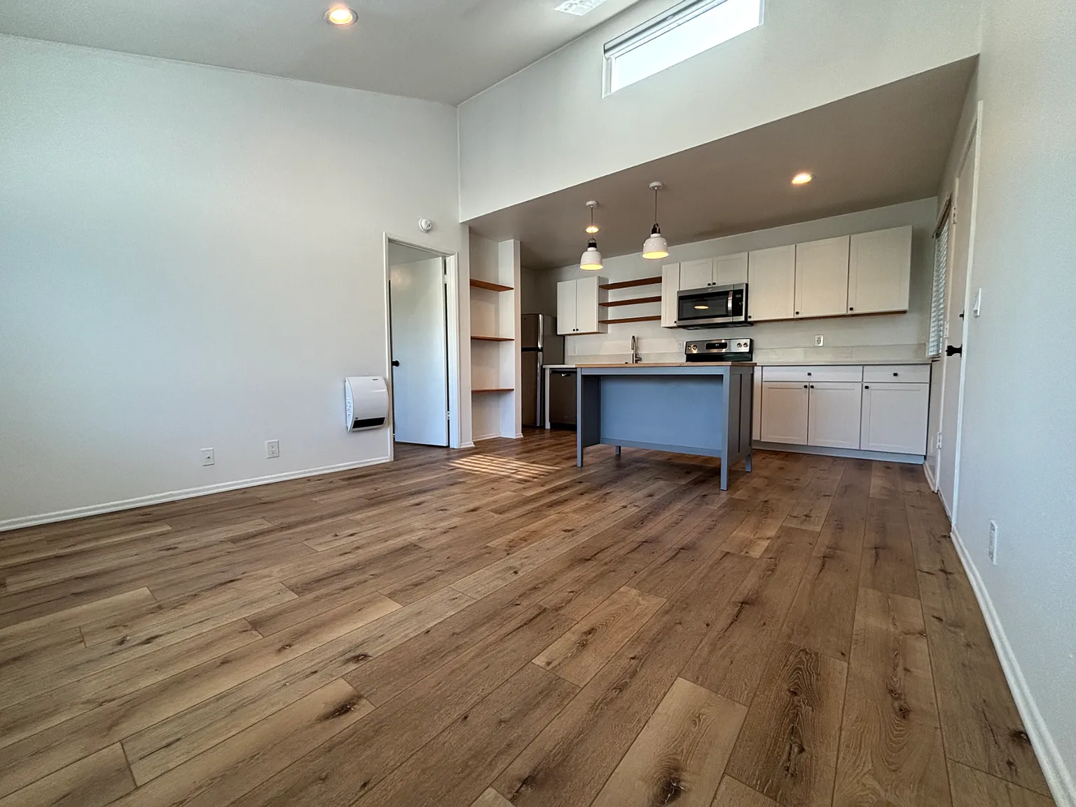 528 W Los Olivos Street — Photo 4